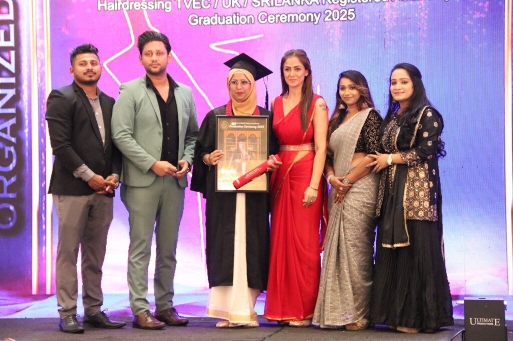 simran participate award function in sri lanka 7105